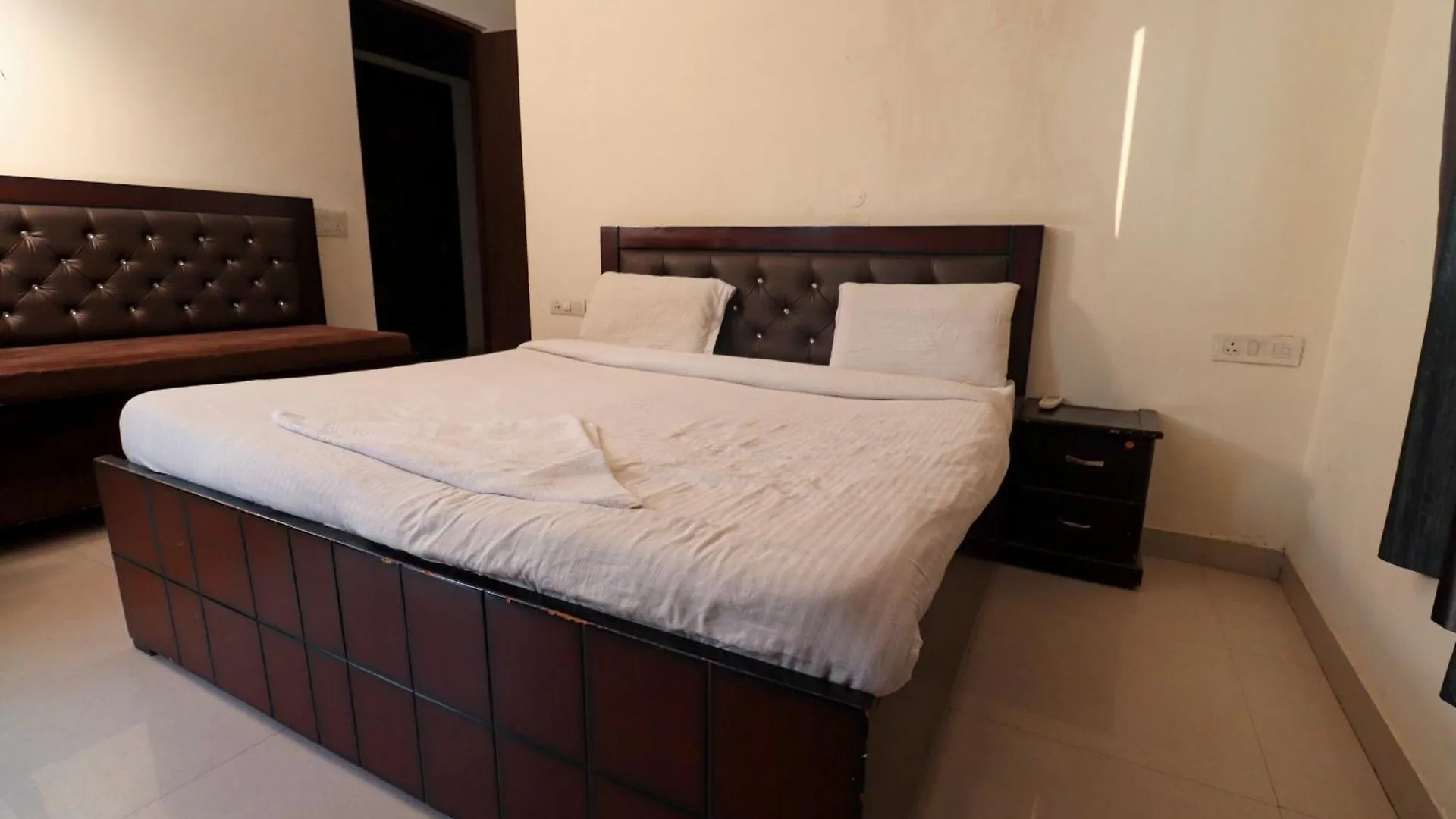 Guest house Royal Court Residency Hotel Gurgaon